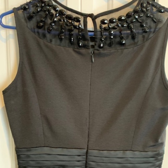 Tahari Little black Dress, Beaded Collar, size 4 - Picture 5 of 6